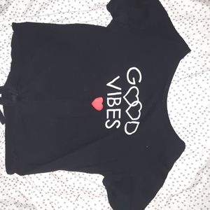 Short sleeve "Good Vibes" shirt